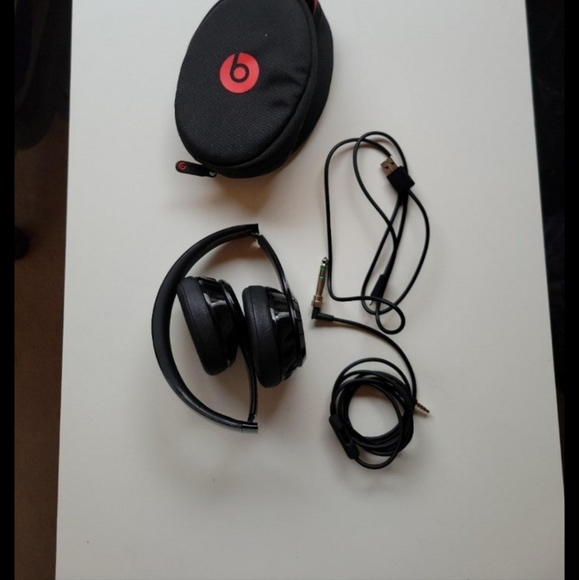 beats solo 2 wireless bundle - Picture 3 of 3